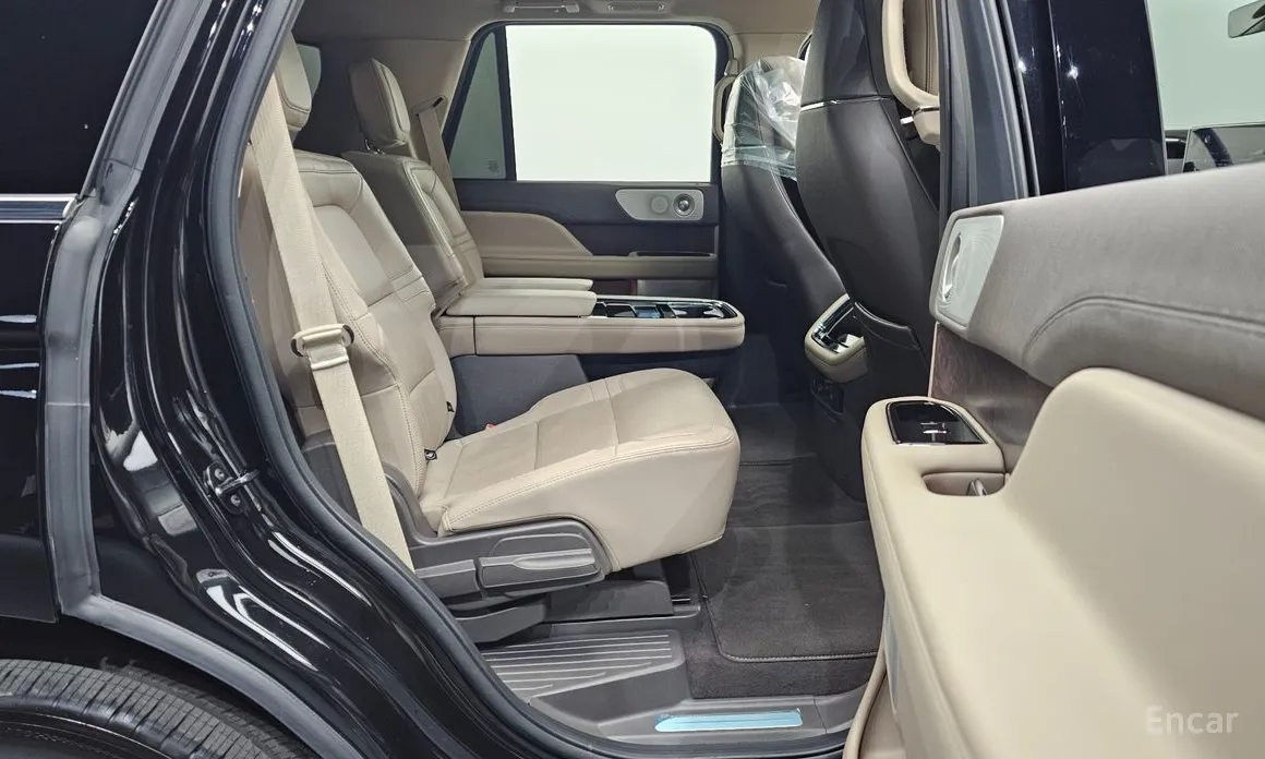 Фото 12 - Lincoln Navigator