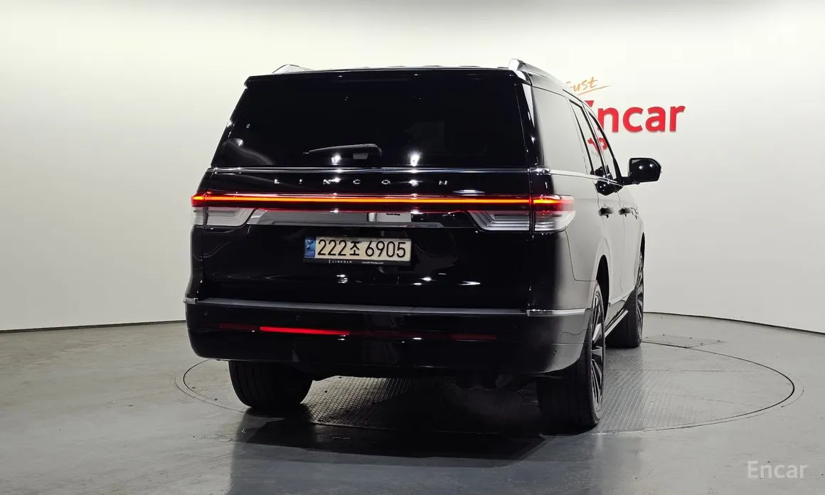 Фото 4 - Lincoln Navigator