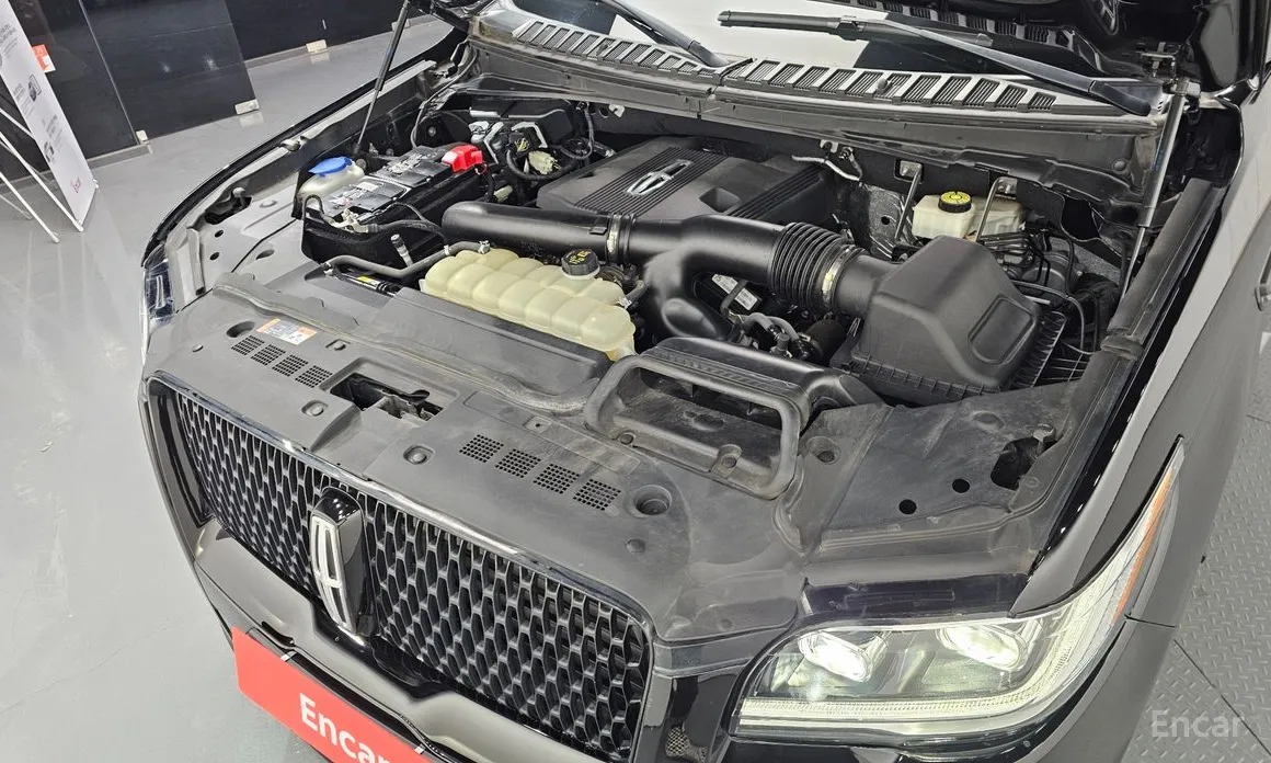 Фото 6 - Lincoln Navigator