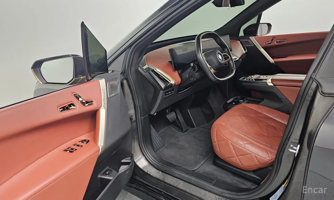 Фото 10 - BMW iX