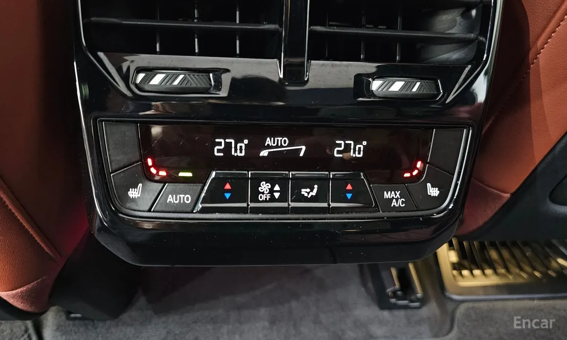 Фото 19 - BMW iX