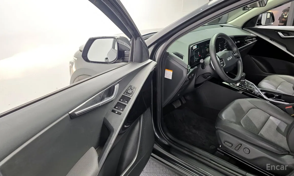 Фото 11 - Kia Niro