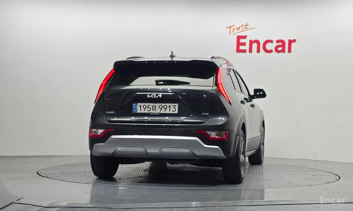 Фото 4 - Kia Niro