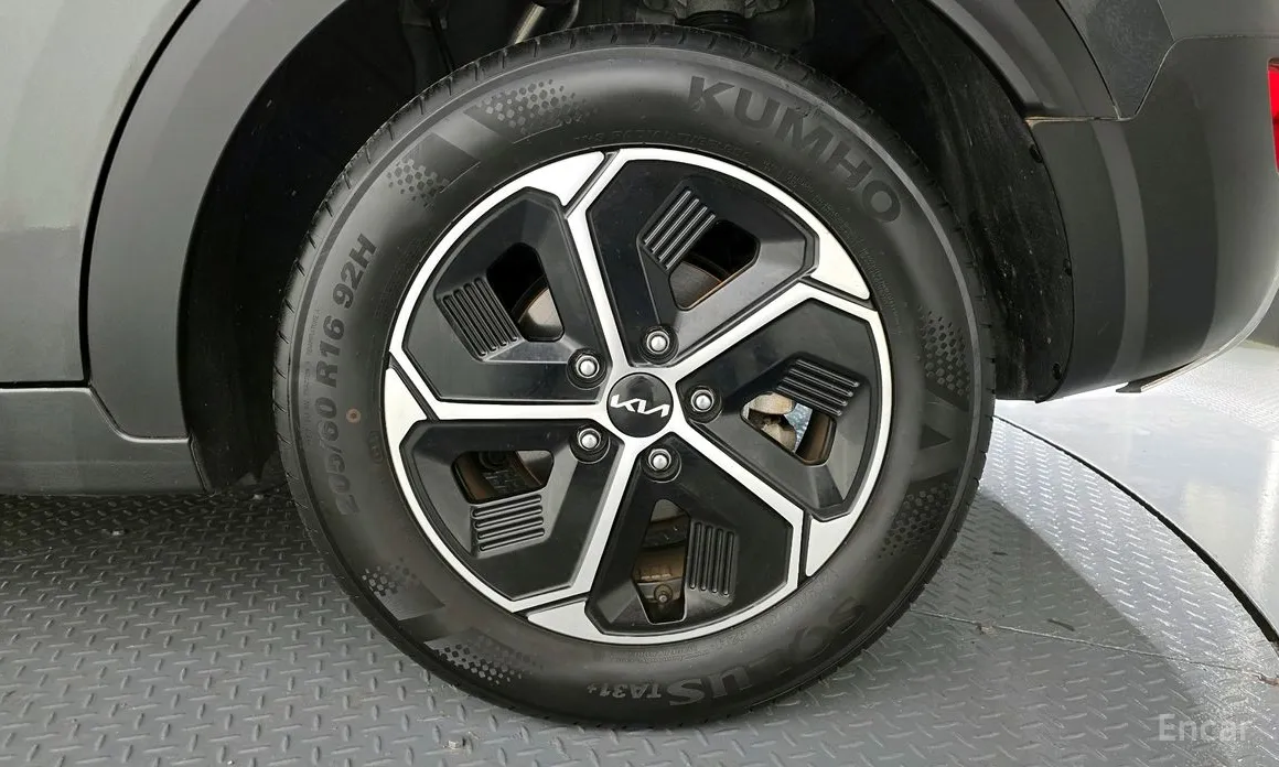 Фото 5 - Kia Niro