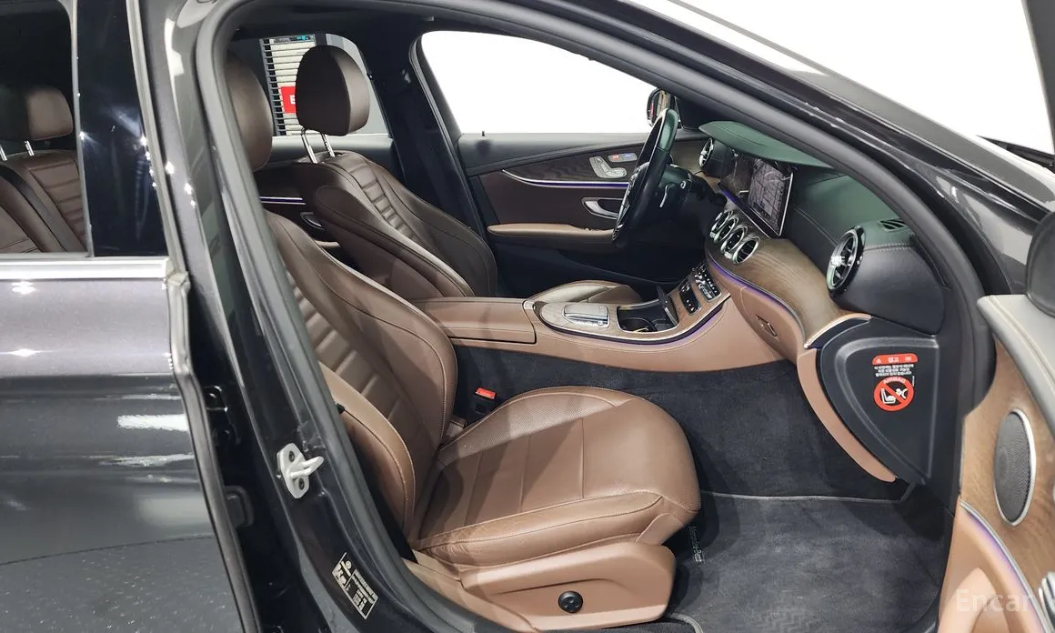 Фото 11 - Mercedes-Benz E-Class