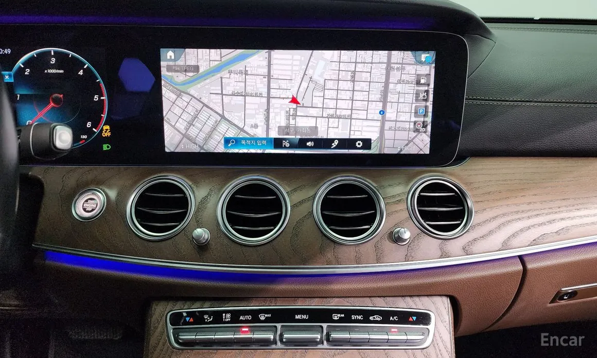 Фото 14 - Mercedes-Benz E-Class