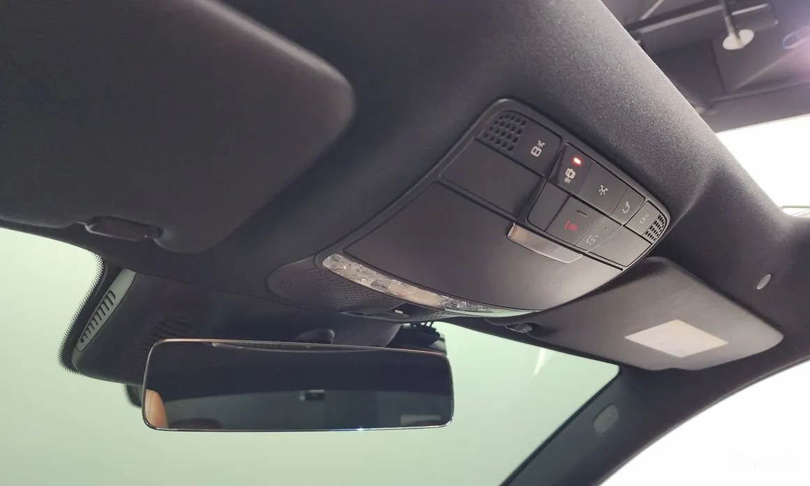 Фото 19 - Mercedes-Benz E-Class