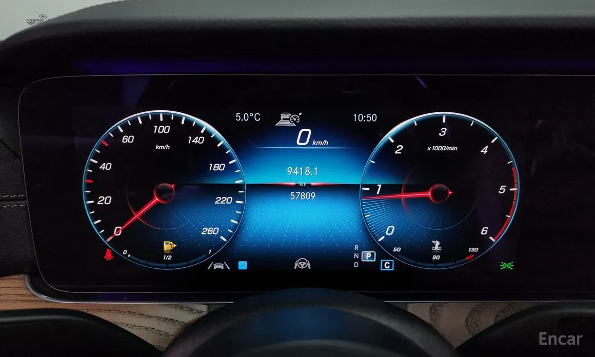 Фото 8 - Mercedes-Benz E-Class