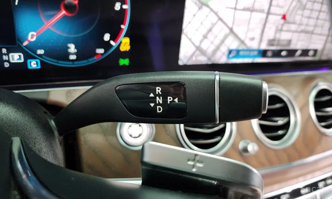 Фото 9 - Mercedes-Benz E-Class