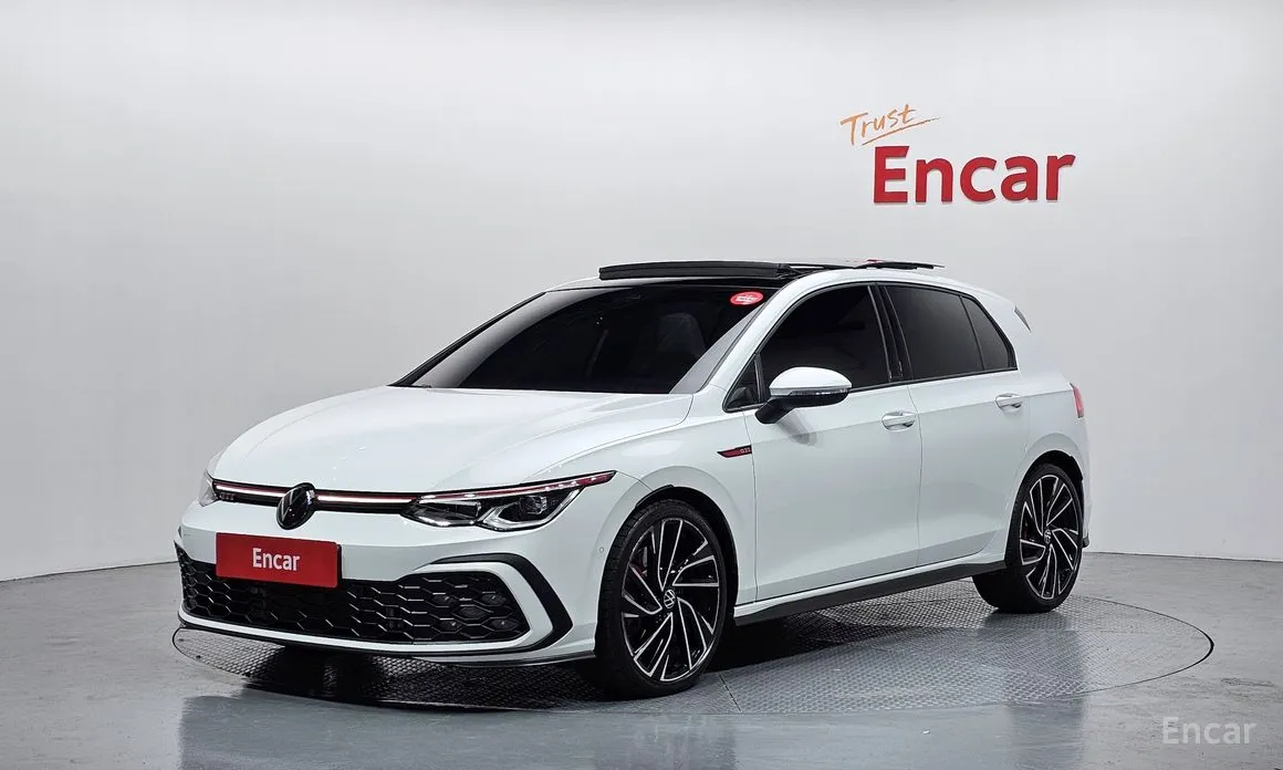 Фото 1 - Volkswagen Golf