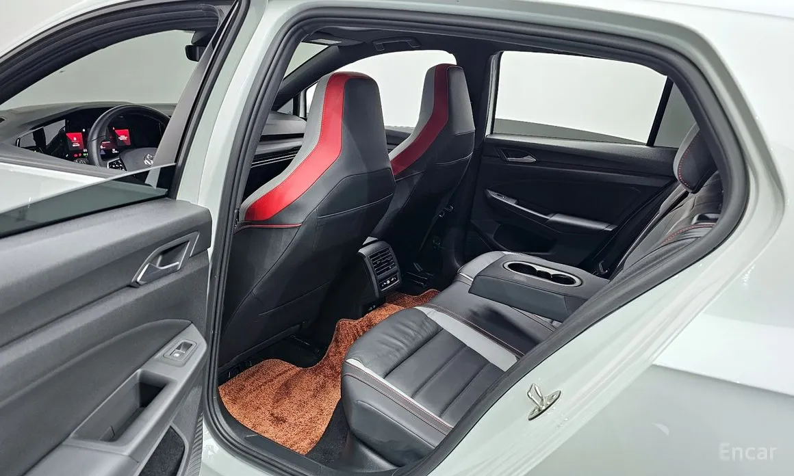 Фото 11 - Volkswagen Golf