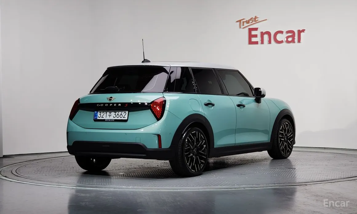 Фото 2 - Mini Cooper