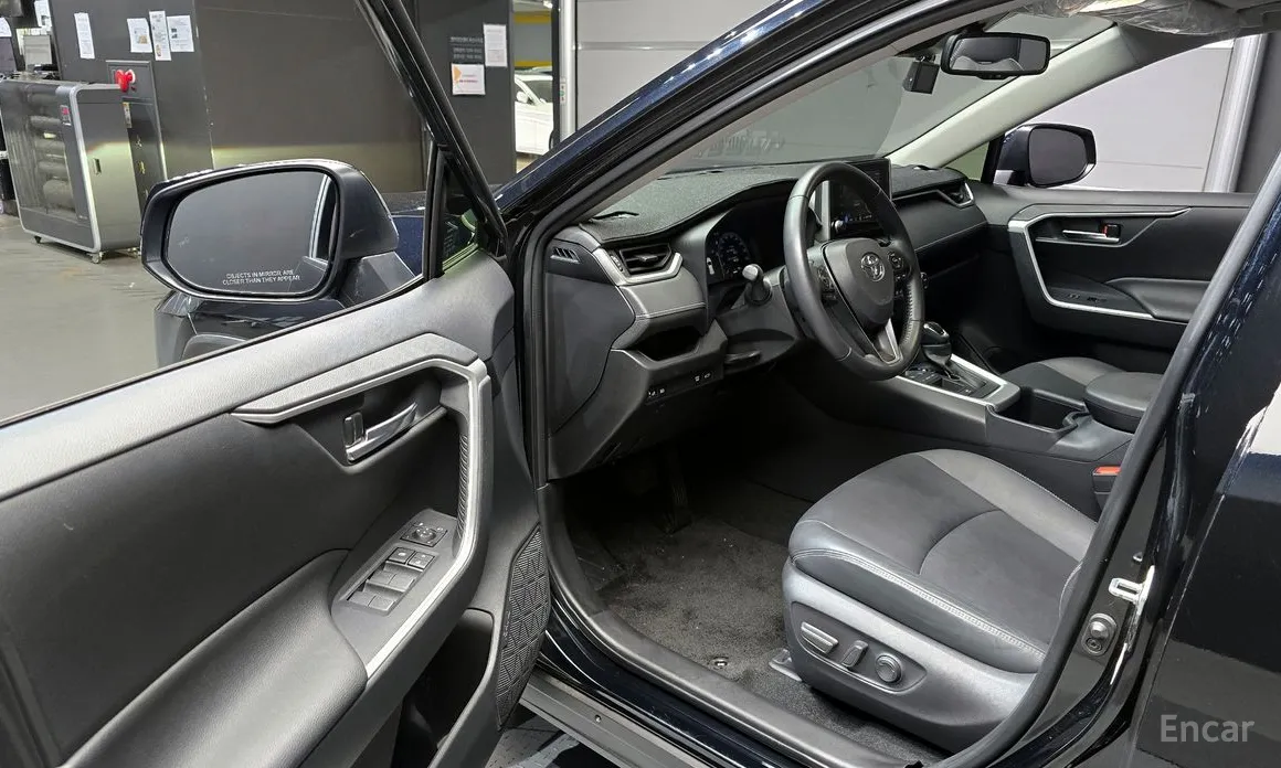 Фото 11 - Toyota RAV4