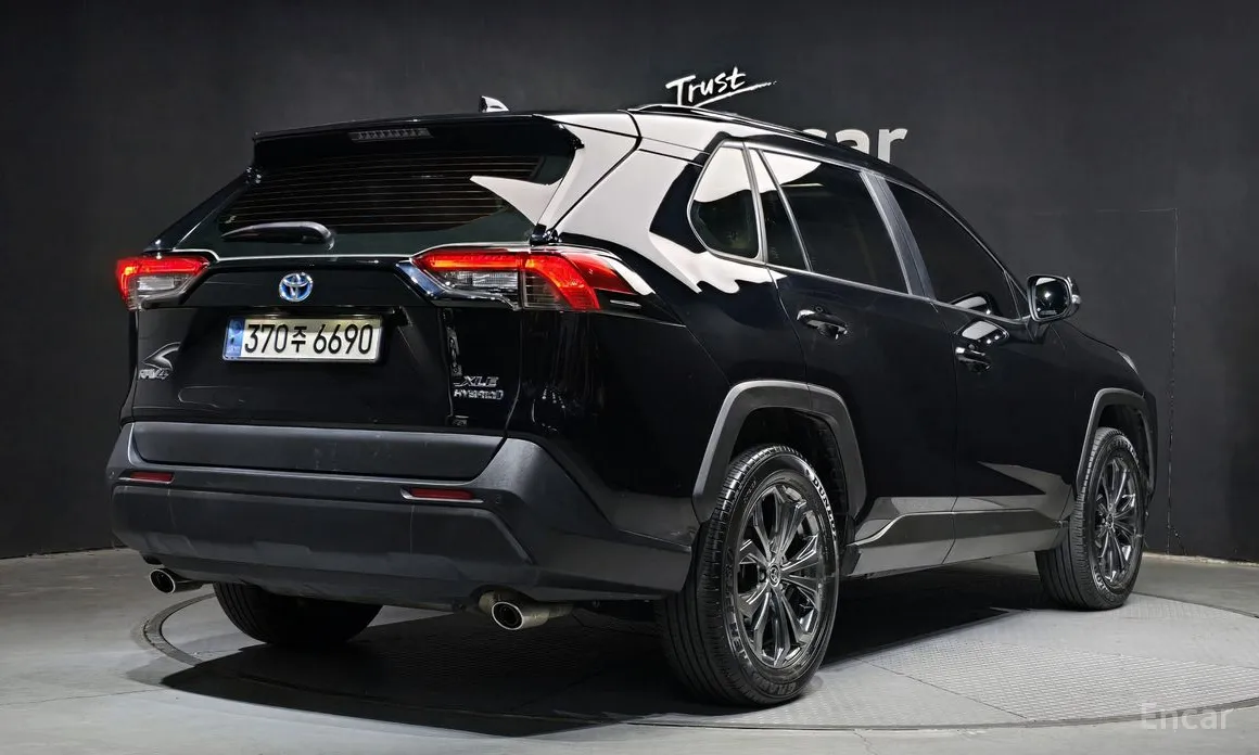 Фото 2 - Toyota RAV4