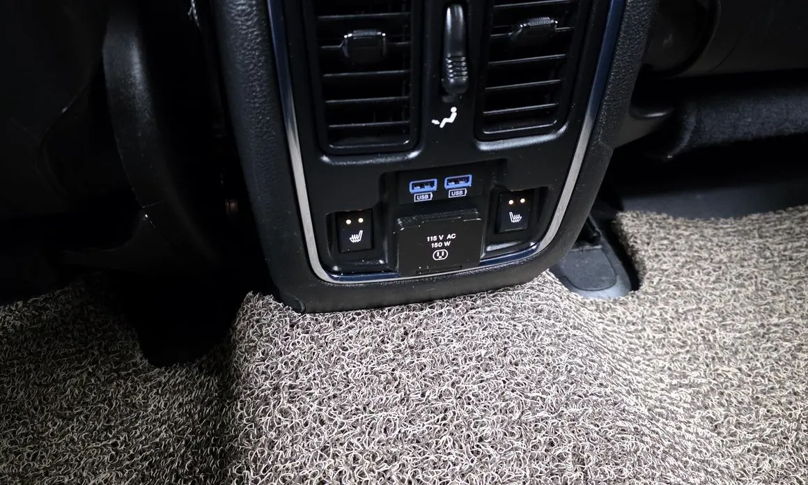 Фото 19 - Jeep Cherokee