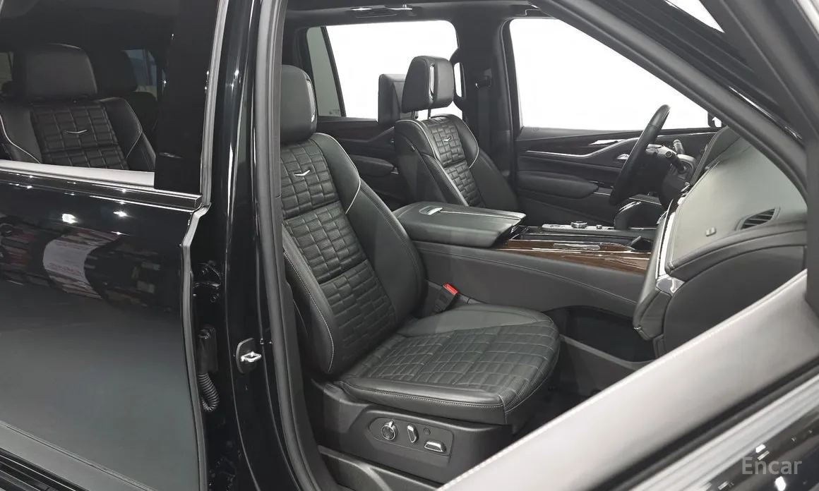 Фото 10 - Cadillac Escalade