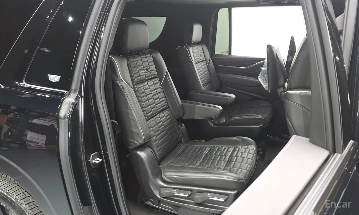 Фото 11 - Cadillac Escalade