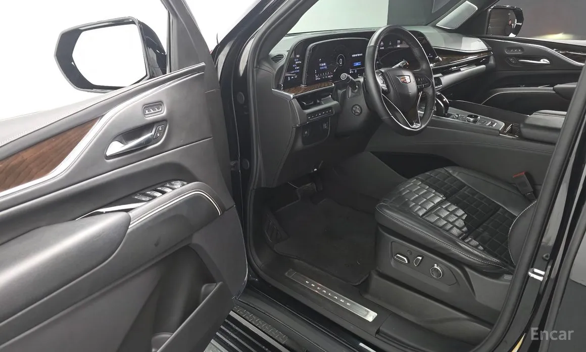 Фото 12 - Cadillac Escalade