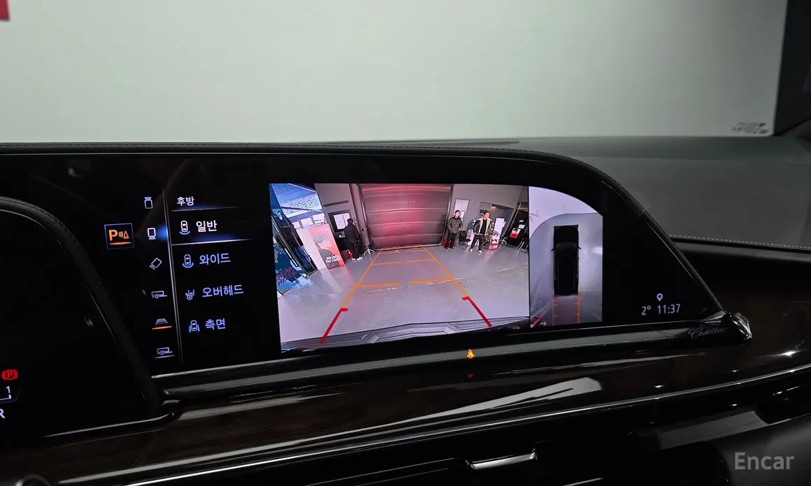 Фото 16 - Cadillac Escalade