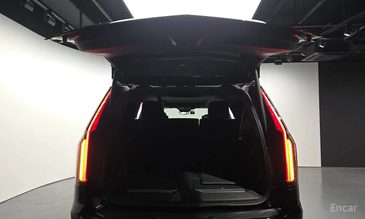 Фото 20 - Cadillac Escalade