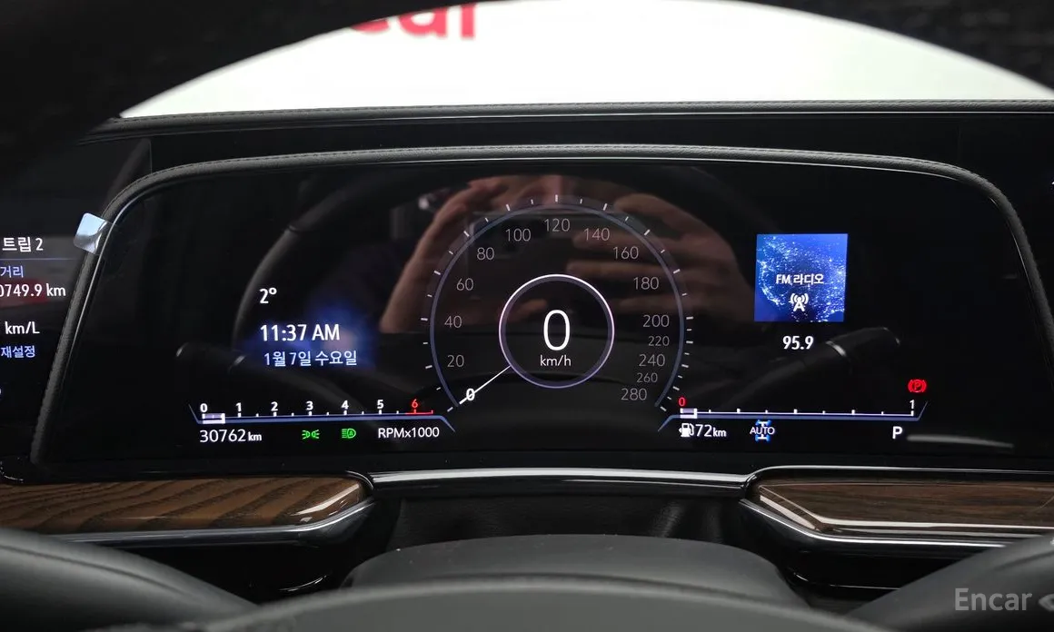 Фото 8 - Cadillac Escalade