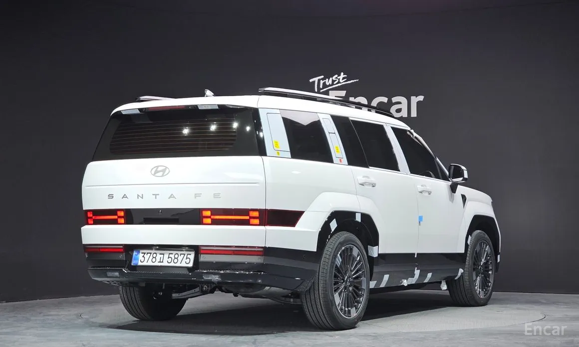 Фото 2 - Hyundai Santa Fe