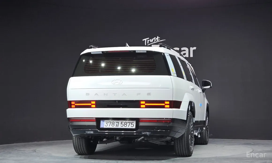 Фото 4 - Hyundai Santa Fe