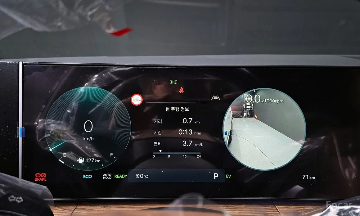 Фото 8 - Hyundai Santa Fe