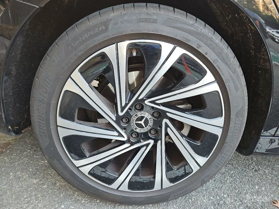 Фото 13 - Mercedes-Benz E-Class