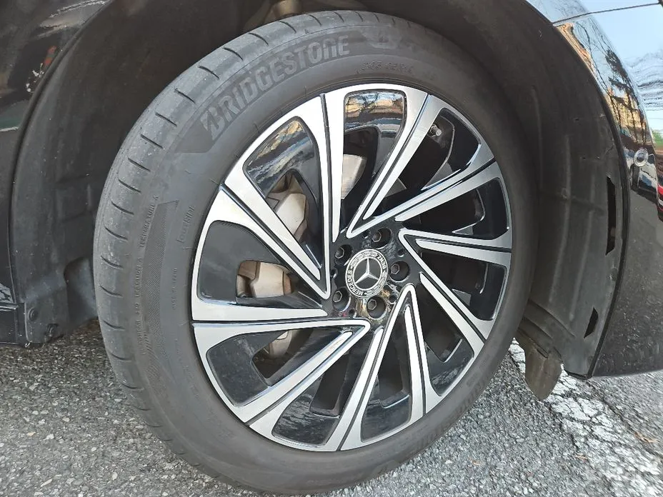 Фото 14 - Mercedes-Benz E-Class