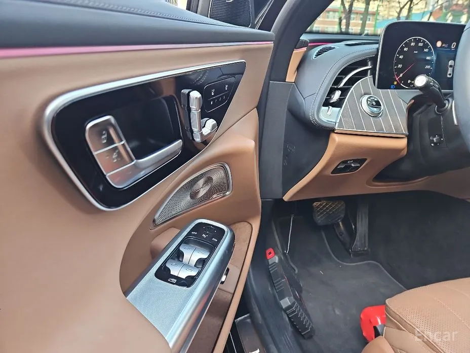 Фото 16 - Mercedes-Benz E-Class