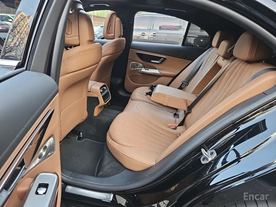 Фото 17 - Mercedes-Benz E-Class