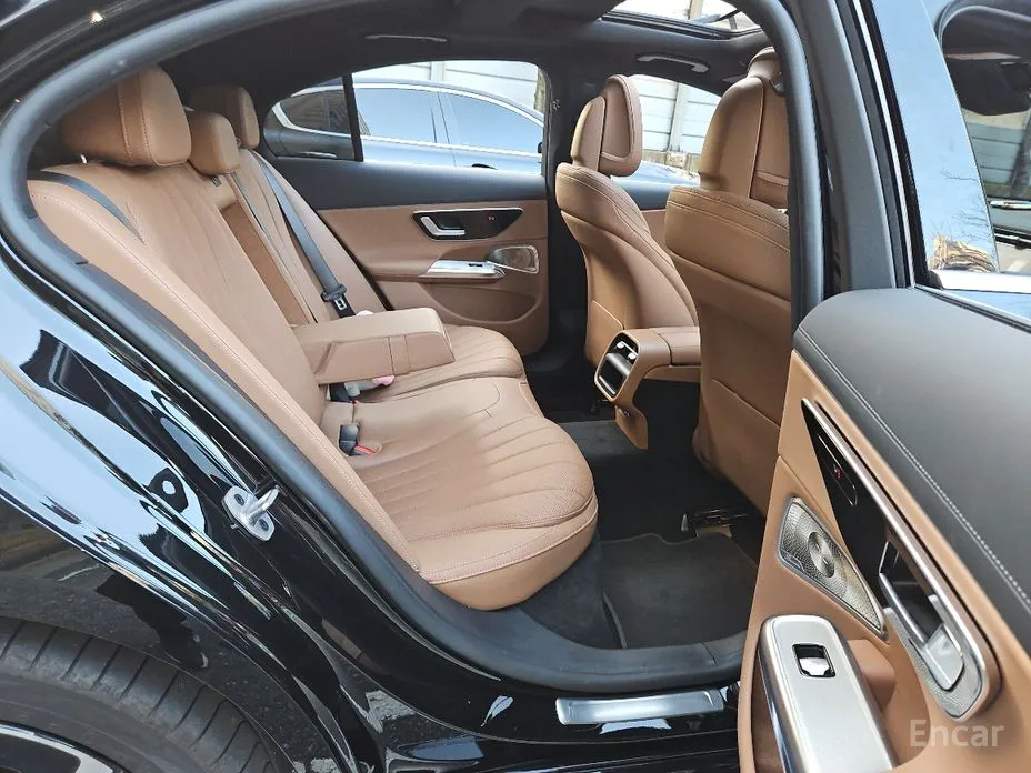 Фото 18 - Mercedes-Benz E-Class