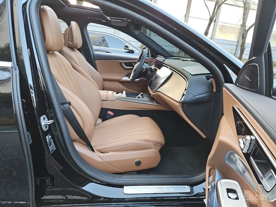 Фото 19 - Mercedes-Benz E-Class