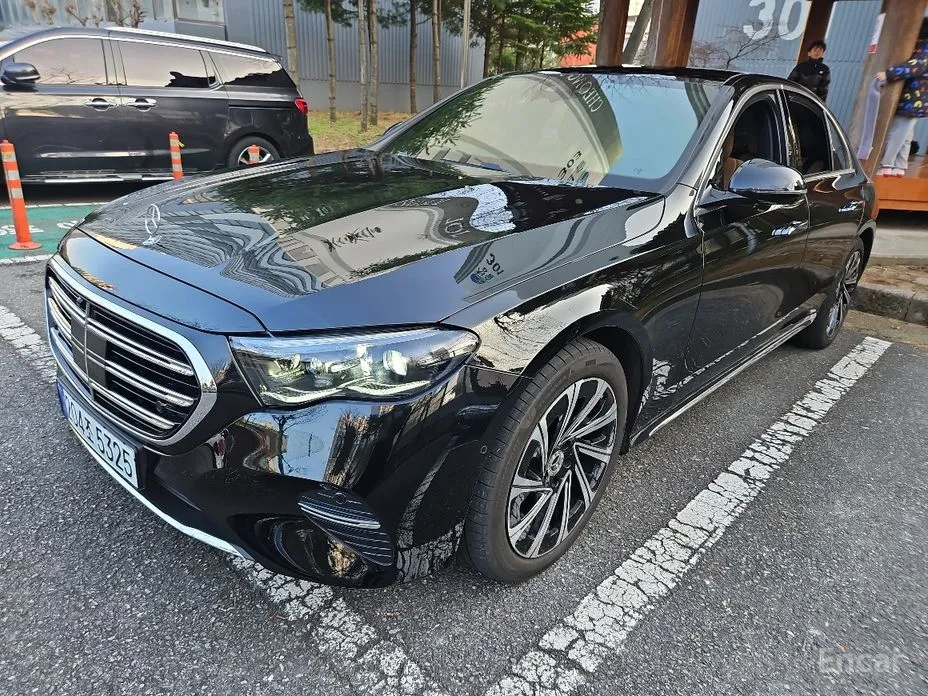 Фото 4 - Mercedes-Benz E-Class