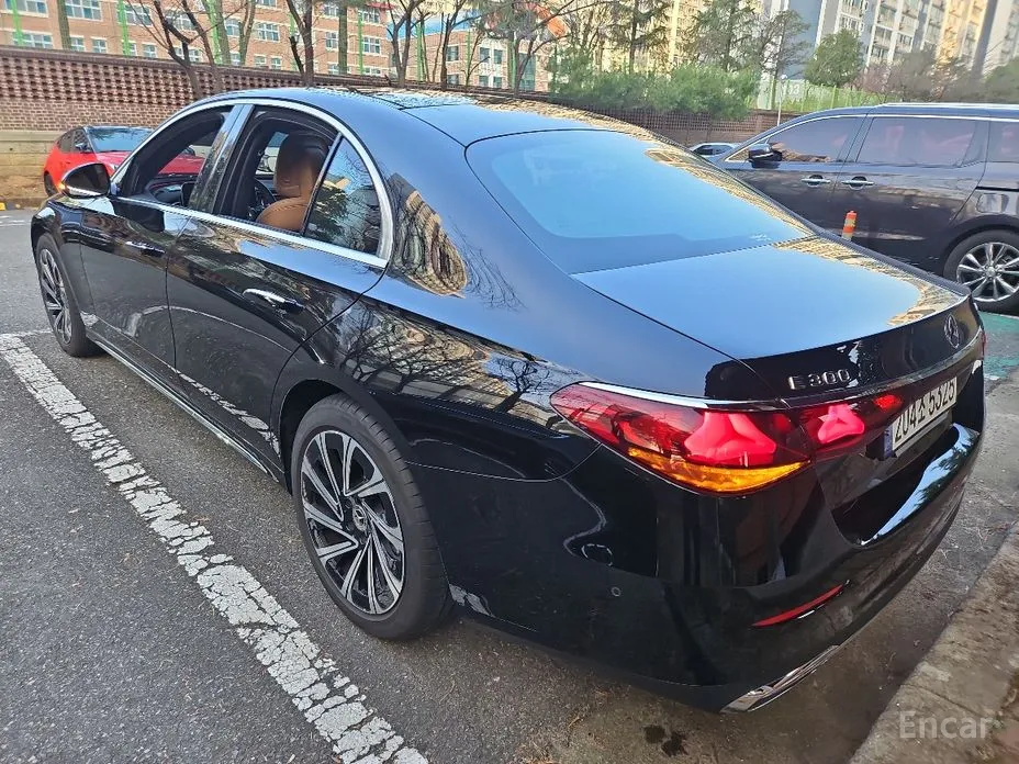 Фото 5 - Mercedes-Benz E-Class