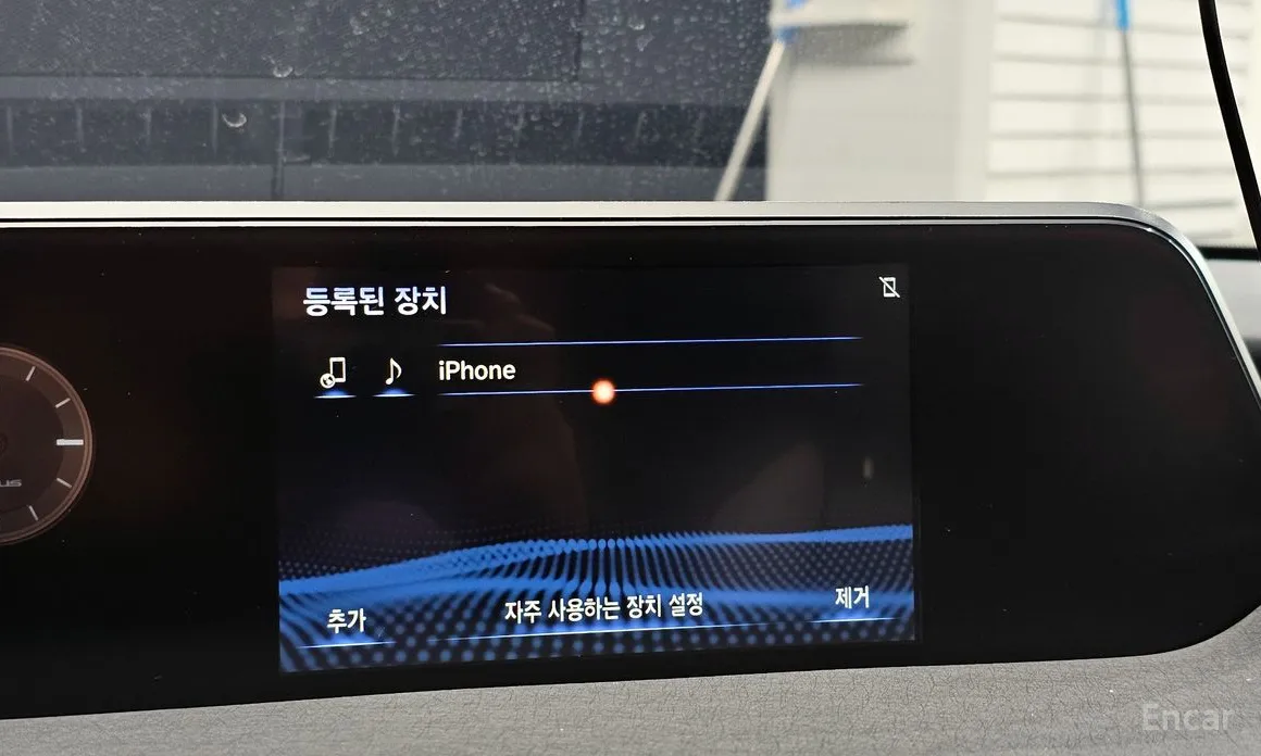 Фото 16 - Lexus UX