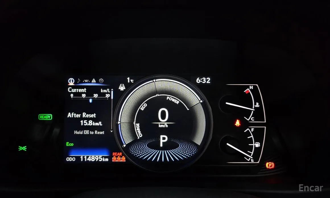 Фото 8 - Lexus UX