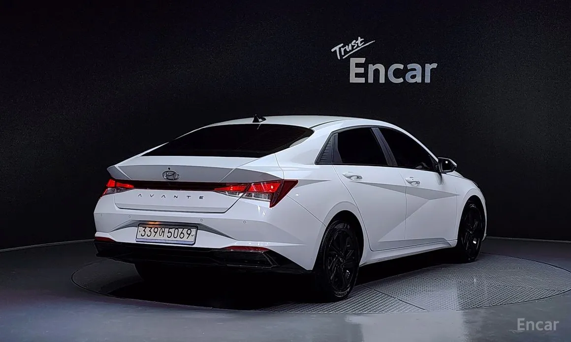 Фото 2 - Hyundai Avante