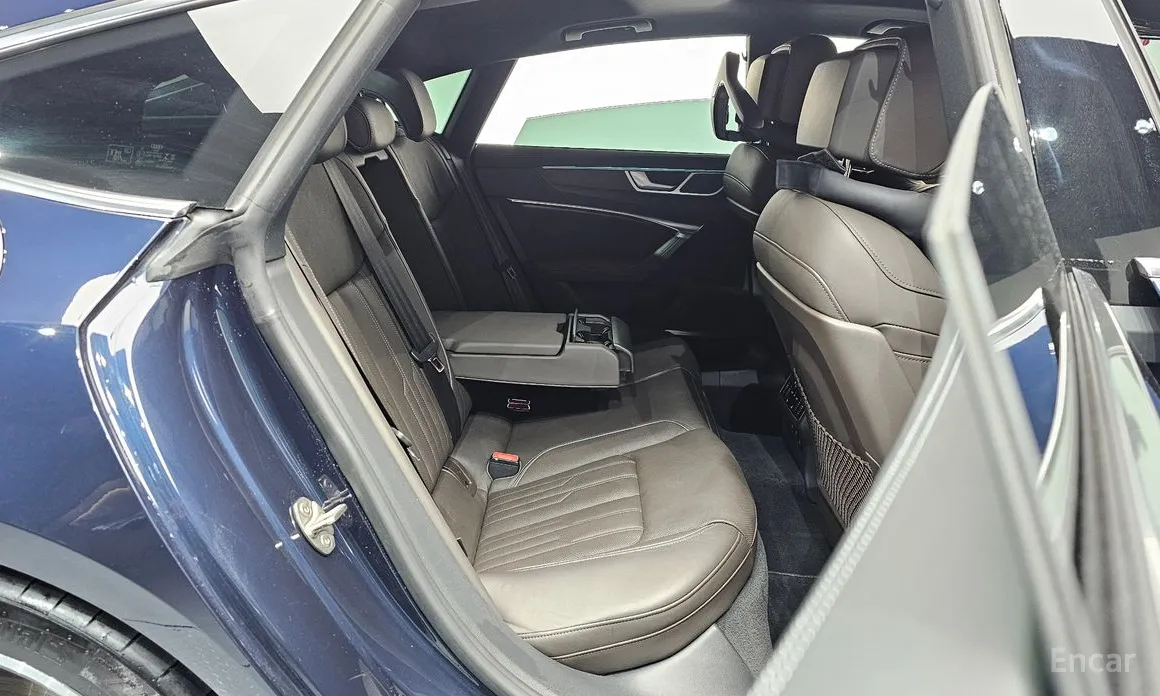 Фото 13 - Audi A7