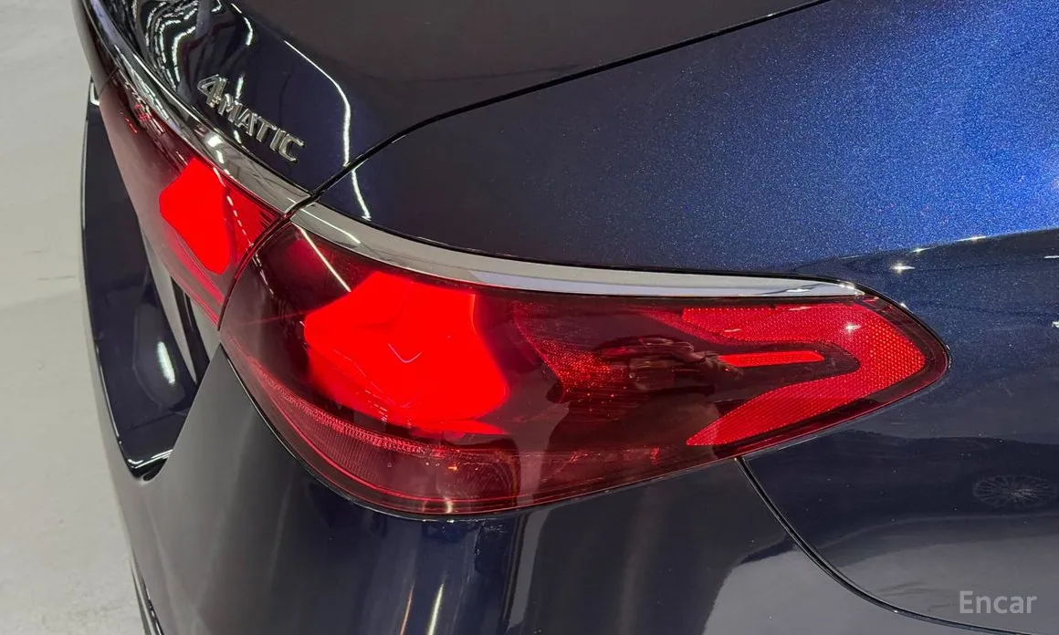 Фото 13 - Mercedes-Benz E-Class