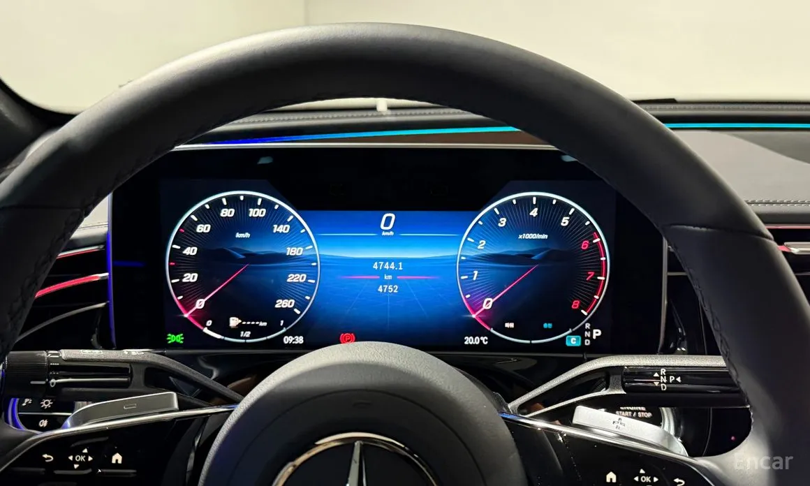 Фото 16 - Mercedes-Benz E-Class