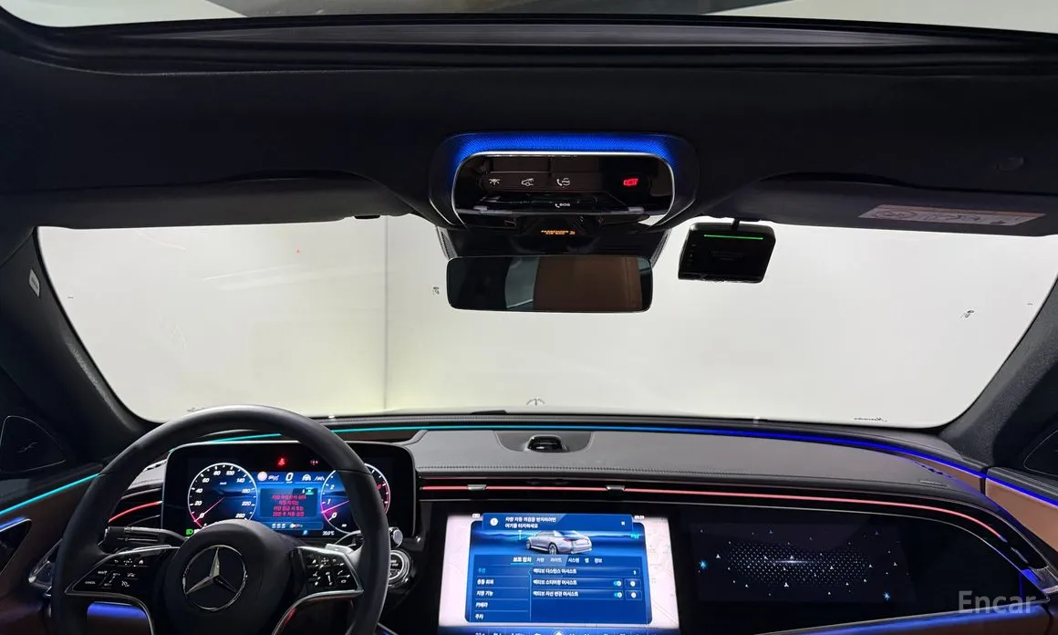 Фото 17 - Mercedes-Benz E-Class