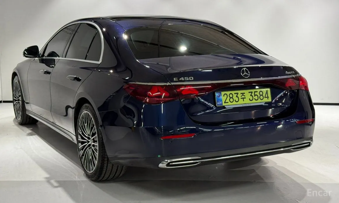 Фото 3 - Mercedes-Benz E-Class