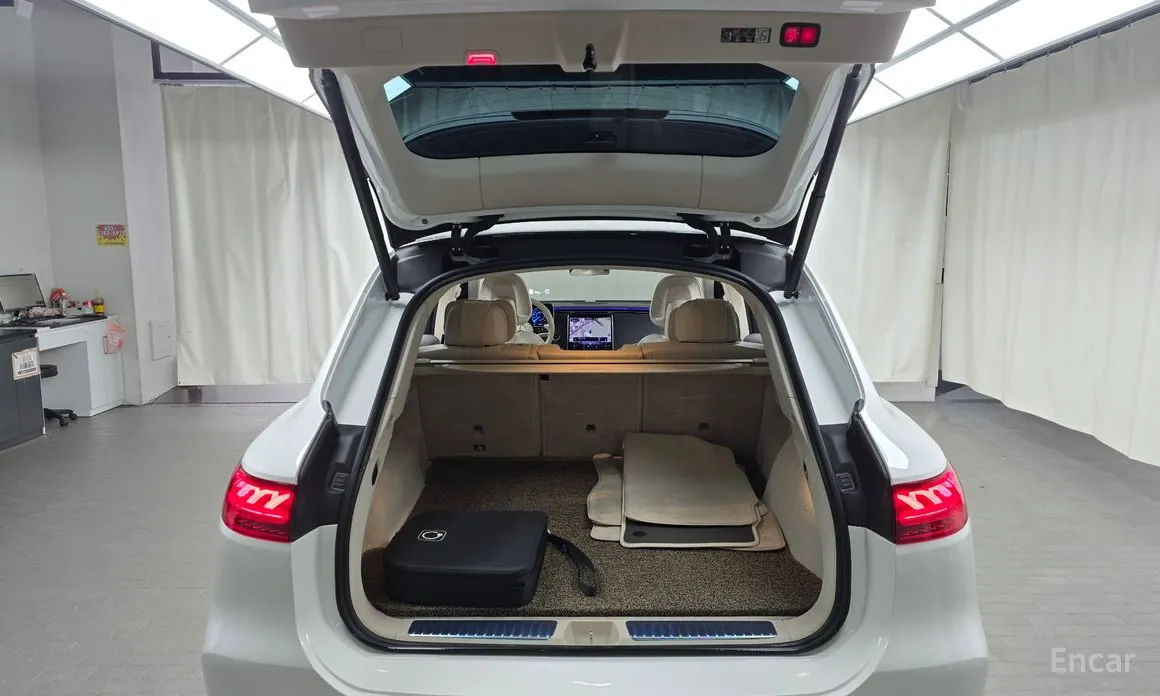 Фото 20 - Mercedes-Benz EQS