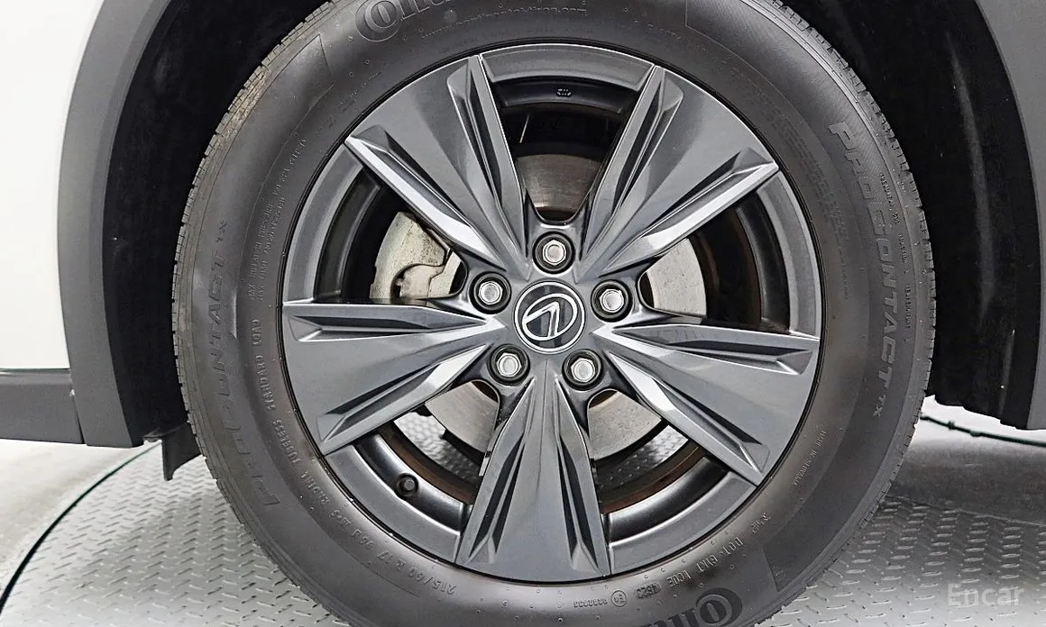 Фото 5 - Lexus UX