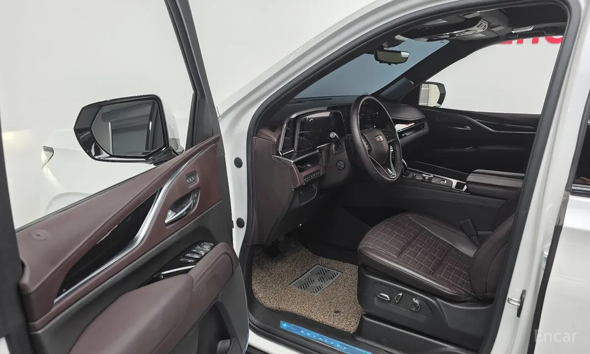 Фото 11 - Cadillac Escalade