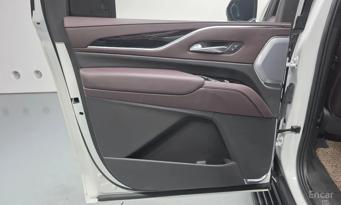 Фото 18 - Cadillac Escalade