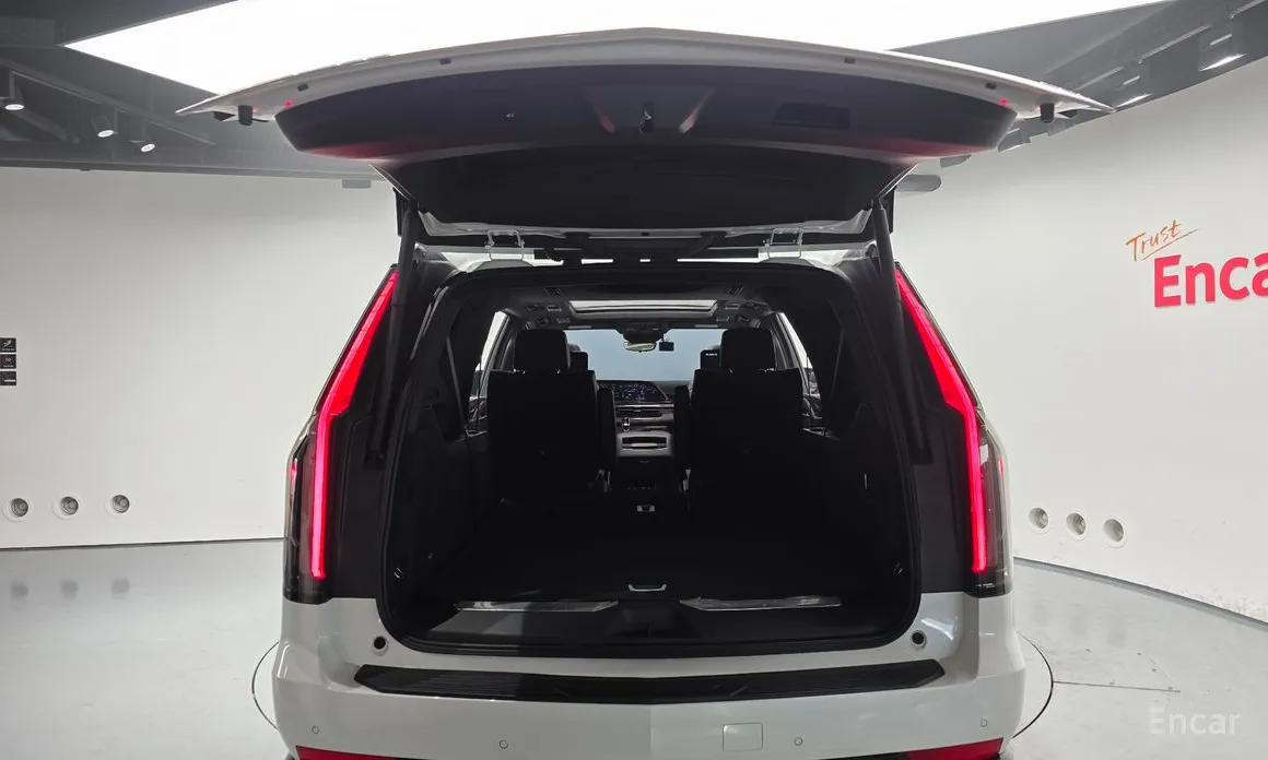 Фото 20 - Cadillac Escalade