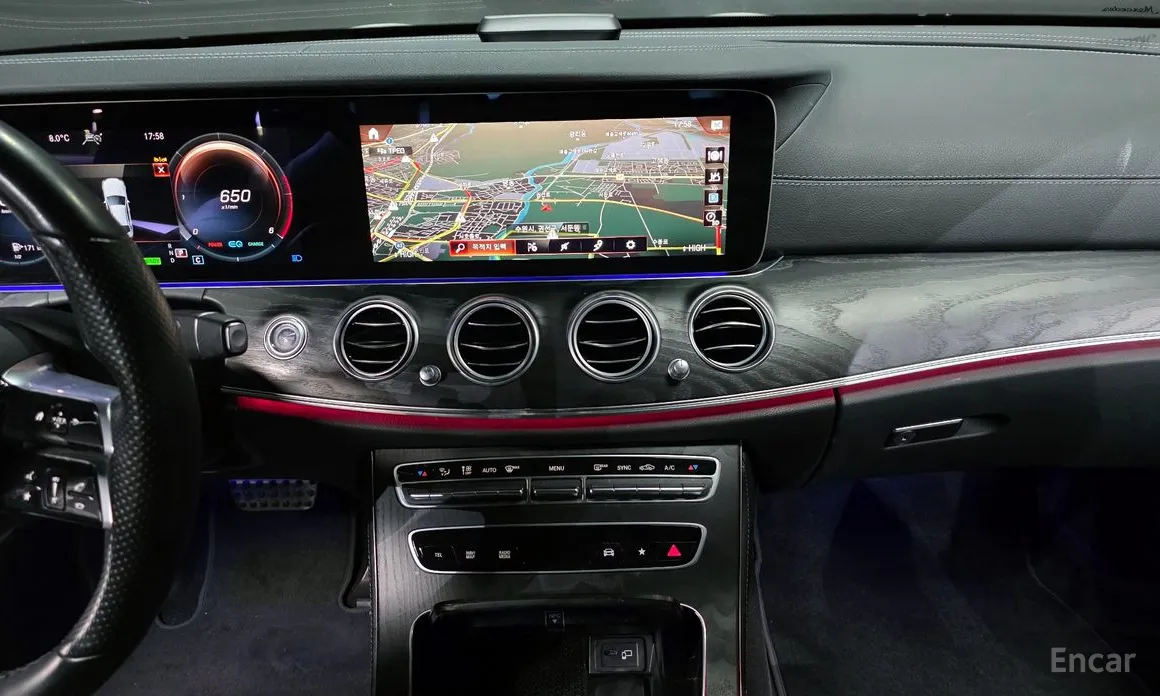 Фото 14 - Mercedes-Benz E-Class